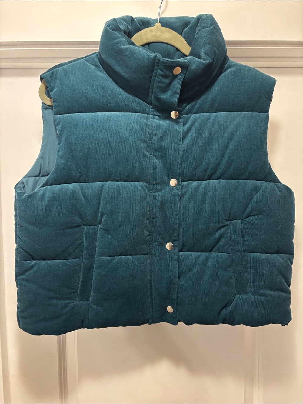 Women Teal Quilted Puffer Vest with Snap Closure